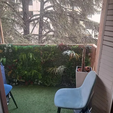 Ideale Pour Vos 3 Pieces Avec Terrasse Et Stationnement Apartment