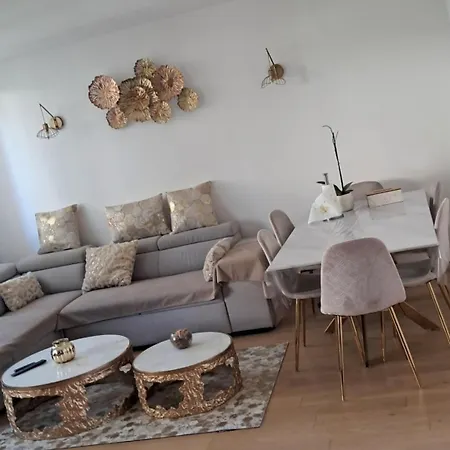 Ideale Pour Vos 3 Pieces Avec Terrasse Et Stationnement *